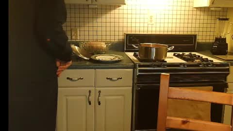 Snapshot of raylene4u2 chatting on January 1, 2025, 9:52 pm Ray online show from January 1, 2025, 9:52 pm