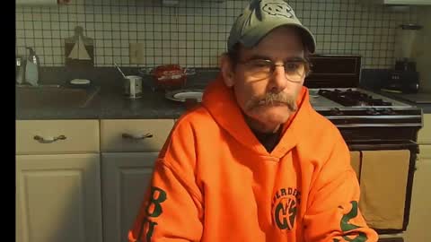 Snapshot of raylene4u2 chatting on January 9, 2025, 1:13 pm Ray online show from January 9, 2025, 1:13 pm