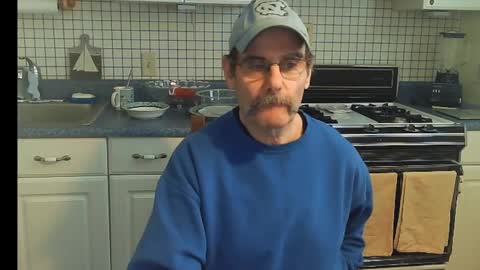 Snapshot of raylene4u2 chatting on January 12, 2025, 2:19 pm Ray online show from January 12, 2025, 2:19 pm