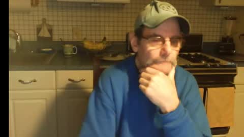 Snapshot of raylene4u2 chatting on January 15, 2025, 11:21 am Ray online show from January 15, 2025, 11:21 am