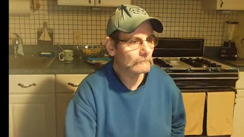 Snapshot of raylene4u2 chatting on January 18, 2025, 12:26 pm Ray online show from January 18, 2025, 12:26 pm