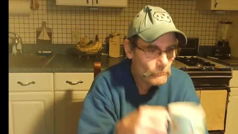 Snapshot of raylene4u2 chatting on January 19, 2025, 11:01 am Ray online show from January 19, 2025, 11:01 am