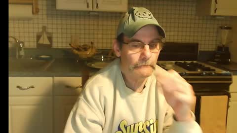 Snapshot of raylene4u2 chatting on January 25, 2025, 8:42 am Ray online show from January 25, 2025, 8:42 am