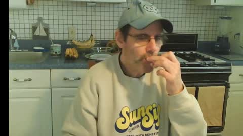 Snapshot of raylene4u2 chatting on January 25, 2025, 2:25 pm Ray online show from January 25, 2025, 2:25 pm