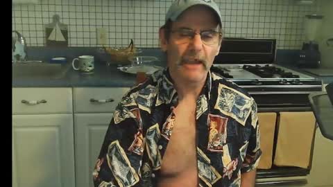 Snapshot of raylene4u2 chatting on January 28, 2025, 3:46 pm Ray online show from January 28, 2025, 3:46 pm