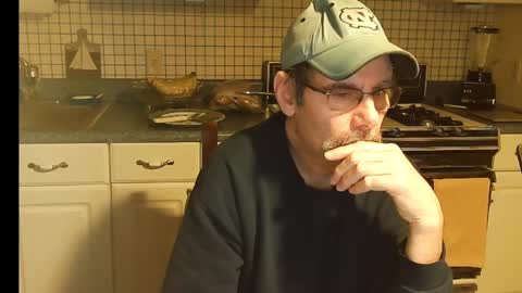 Snapshot of raylene4u2 chatting on February 4, 2025, 9:49 am Ray online show from February 4, 2025, 9:49 am