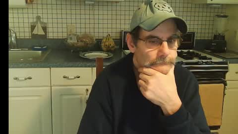 Snapshot of raylene4u2 chatting on February 10, 2025, 1:55 pm Ray online show from February 10, 2025, 1:55 pm