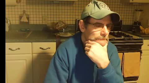 Snapshot of raylene4u2 chatting on February 12, 2025, 7:23 am Ray online show from February 12, 2025, 7:23 am