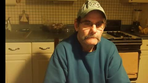 Snapshot of raylene4u2 chatting on February 13, 2025, 9:41 am Ray online show from February 13, 2025, 9:41 am