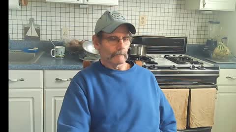 Snapshot of raylene4u2 chatting on February 17, 2025, 5:10 pm Ray online show from February 17, 2025, 5:10 pm