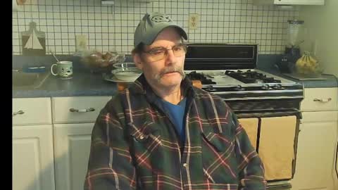 Snapshot of raylene4u2 chatting on February 19, 2025, 2:01 pm Ray online show from February 19, 2025, 2:01 pm