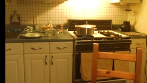 Snapshot of raylene4u2 chatting on February 20, 2025, 12:04 pm Ray online show from February 20, 2025, 12:04 pm