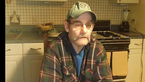 Snapshot of raylene4u2 chatting on February 24, 2025, 6:16 am Ray online show from February 24, 2025, 6:16 am