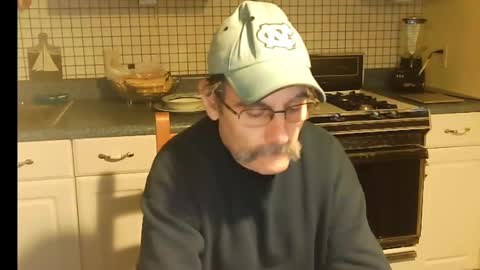 Snapshot of raylene4u2 chatting on February 25, 2025, 11:19 am Ray online show from February 25, 2025, 11:19 am