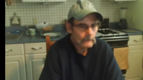 Snapshot of raylene4u2 chatting on March 1, 2025, 8:42 pm Ray online show from March 1, 2025, 8:42 pm