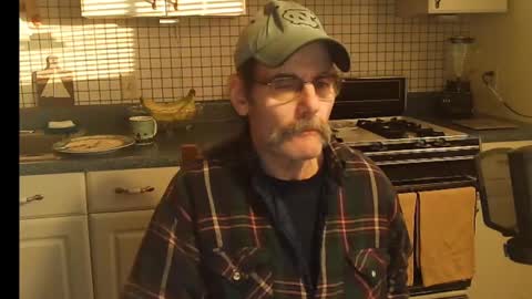 Snapshot of raylene4u2 chatting on March 3, 2025, 10:42 pm Ray online show from March 3, 2025, 10:42 pm