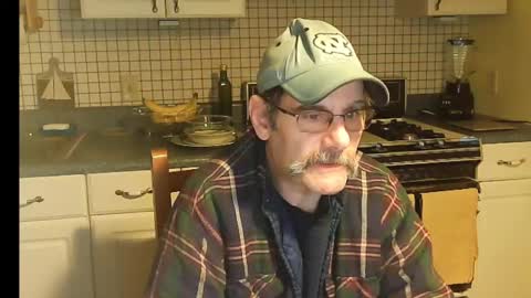 Snapshot of raylene4u2 chatting on March 5, 2025, 7:49 am Ray online show from March 5, 2025, 7:49 am