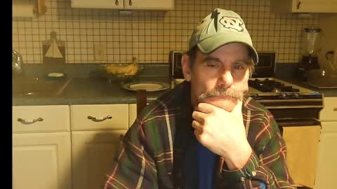 Snapshot of raylene4u2 chatting on March 11, 2025, 9:02 am Ray online show from March 11, 2025, 9:02 am