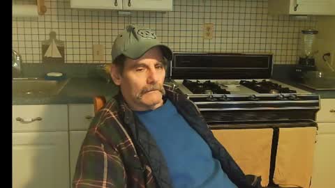 Snapshot of raylene4u2 chatting on March 11, 2025, 12:06 pm Ray online show from March 11, 2025, 12:06 pm