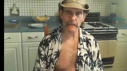 Snapshot of raylene4u2 chatting on September 29, 2025, 6:13 pm Ray online show from September 29, 2025, 6:13 pm