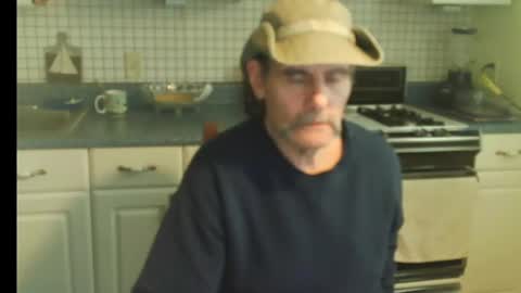 Snapshot of raylene4u2 chatting on October 26, 2025, 7:09 pm Ray online show from October 26, 2025, 7:09 pm