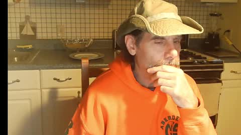 Snapshot of raylene4u2 chatting on October 28, 2025, 8:07 am Ray online show from October 28, 2025, 8:07 am