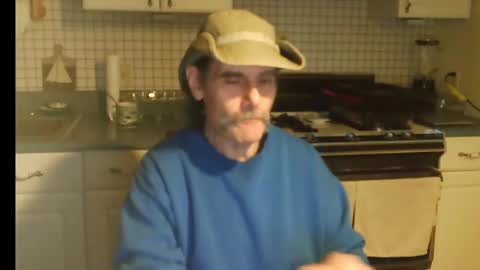 Snapshot of raylene4u2 chatting on November 7, 2025, 9:48 pm Ray online show from November 7, 2025, 9:48 pm