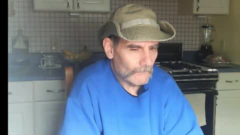 Snapshot of raylene4u2 chatting on November 28, 2025, 11:51 pm Ray online show from November 28, 2025, 11:51 pm