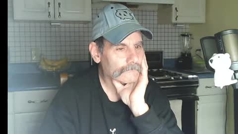 Snapshot of raylene4u2 chatting on May 26, 2026, 6:42 am Ray online show from May 26, 2026, 6:42 am