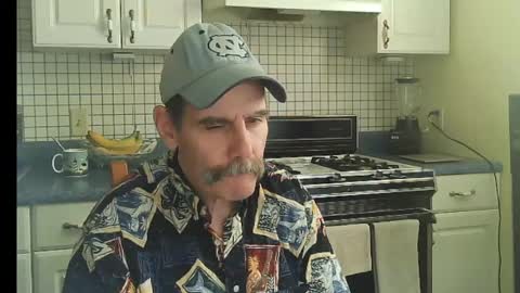 Snapshot of raylene4u2 chatting on May 31, 2026, 6:42 pm Ray online show from May 31, 2026, 6:42 pm