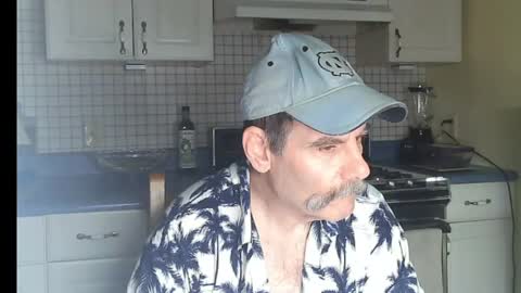 Snapshot of raylene4u2 chatting on June 5, 2026, 9:26 am Ray online show from June 5, 2026, 9:26 am