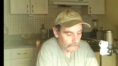 Snapshot of raylene4u2 chatting on July 3, 2026, 6:09 am Ray online show from July 3, 2026, 6:09 am