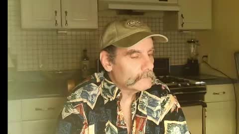 Snapshot of raylene4u2 chatting on July 6, 2026, 5:59 am Ray online show from July 6, 2026, 5:59 am