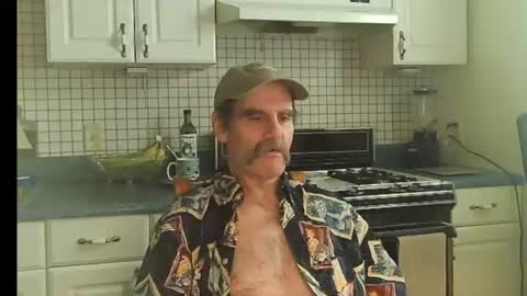 Snapshot of raylene4u2 chatting on July 6, 2026, 4:42 pm Ray online show from July 6, 2026, 4:42 pm
