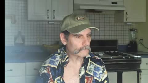 Snapshot of raylene4u2 chatting on July 14, 2026, 5:34 am Ray online show from July 14, 2026, 5:34 am