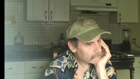 Snapshot of raylene4u2 chatting on July 20, 2026, 5:55 am Ray online show from July 20, 2026, 5:55 am