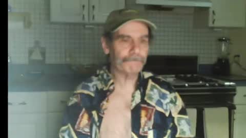 Snapshot of raylene4u2 chatting on July 22, 2026, 10:18 am Ray online show from July 22, 2026, 10:18 am