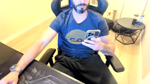 Snapshot of raysexparty chatting on March 19, 2026, 6:34 pm raysexparty online show from March 19, 2026, 6:34 pm