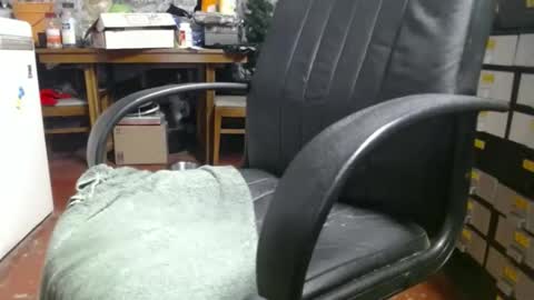 Snapshot of raysmith77777777 chatting on December 18, 2024, 12:32 am Ray online show from December 18, 2024, 12:32 am