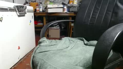 Snapshot of raysmith77777777 chatting on December 18, 2024, 3:37 am Ray online show from December 18, 2024, 3:37 am