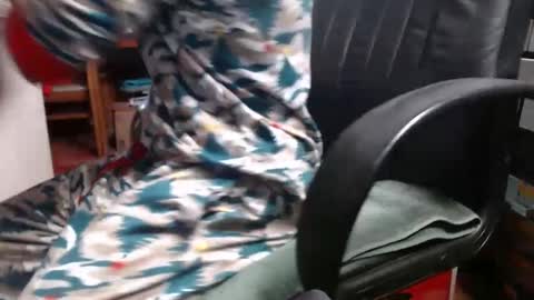 Snapshot of raysmith77777777 chatting on December 31, 2024, 9:28 pm Ray online show from December 31, 2024, 9:28 pm