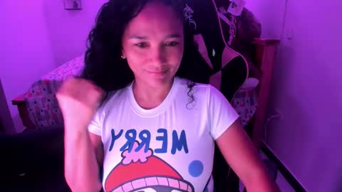 Danna online show from November 19, 2025, 3:01 pm