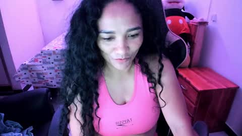 Snapshot of rayza_mature_ chatting on June 4, 2026, 3:40 pm Danna online show from June 4, 2026, 3:40 pm