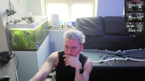 Rayzel online show from February 8, 2026, 12:52 pm