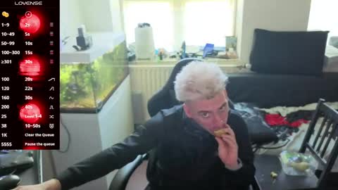 Rayzel online show from April 22, 2026, 11:34 am