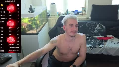 Rayzel online show from April 29, 2026, 1:48 pm