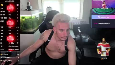 Snapshot of rayzel_white chatting on June 9, 2026, 5:13 pm Rayzel White online show from June 9, 2026, 5:13 pm