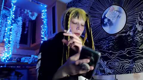 Snapshot of raziel_haze chatting on January 19, 2025, 11:56 am Yrriel Strife Candy-Demon Caveboy mr. Cringe online show from January 19, 2025, 11:56 am