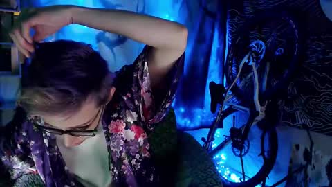 Snapshot of raziel_haze chatting on January 24, 2025, 6:04 pm Yrriel Strife Candy-Demon Caveboy mr. Cringe online show from January 24, 2025, 6:04 pm