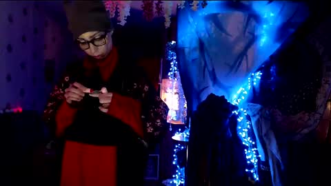 Snapshot of raziel_haze chatting on February 4, 2025, 5:53 am Yrriel Strife Candy-Demon Caveboy mr. Cringe online show from February 4, 2025, 5:53 am